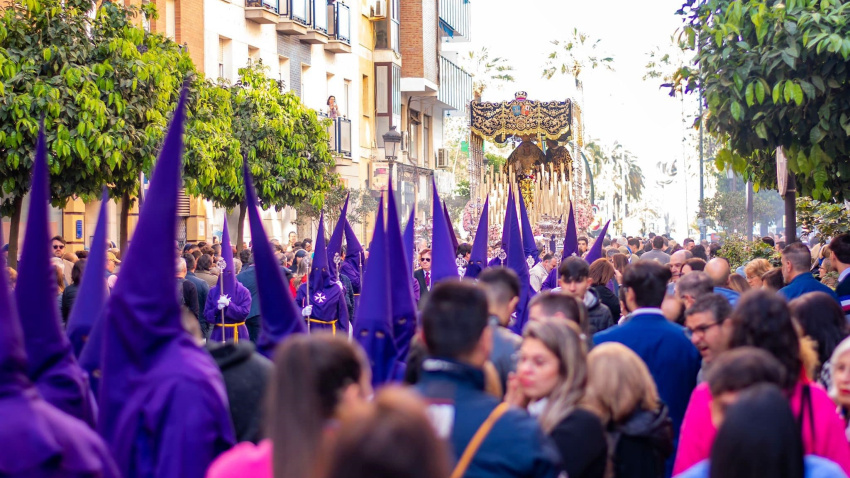 (Foto de ARCHIVO)Ambiente en la Semana Santa de Huelva.REMITIDA / HANDOUT por AYUNTAMIENTO DE HUELVAFotografía remitida a medios de comunicación exclusivamente para ilustrar la noticia a la que hace referencia la imagen, y citando la procedencia de la imagen en la firma11/4/2023
