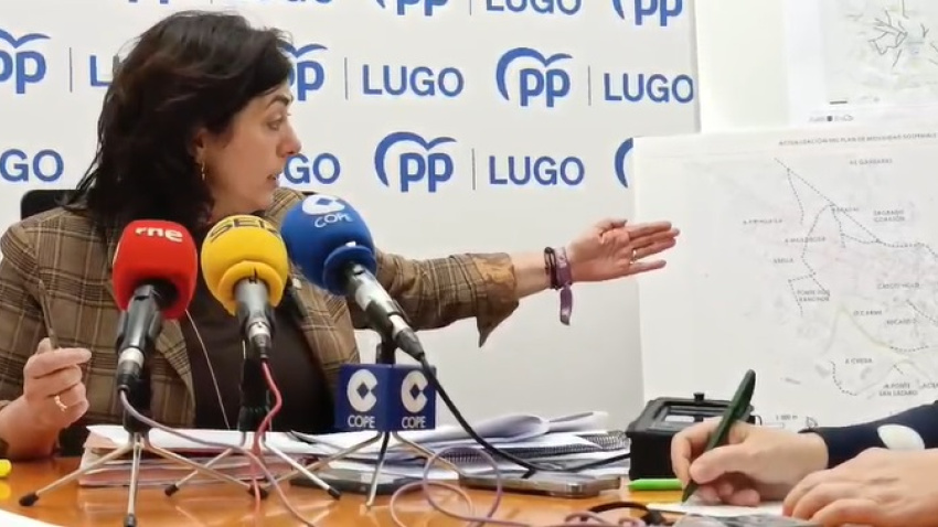 Elena Candia, ante el mapa de la moviliad de la discorcia