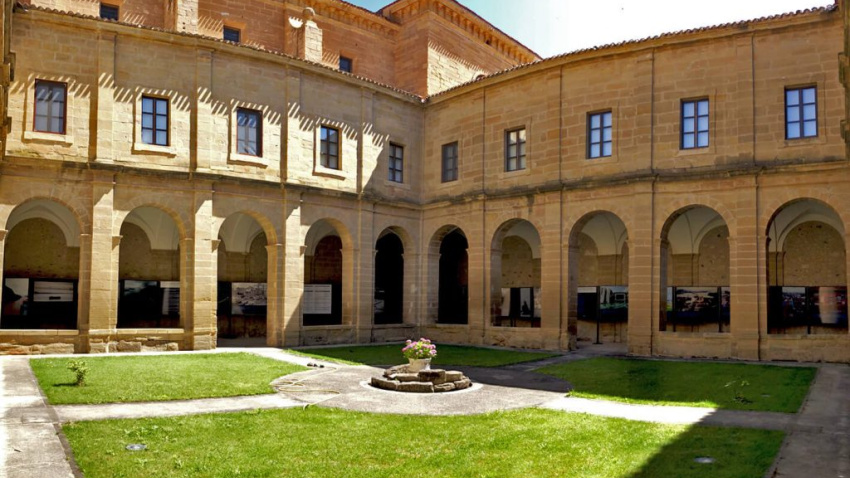 Claustro del convento de San Francisco.
