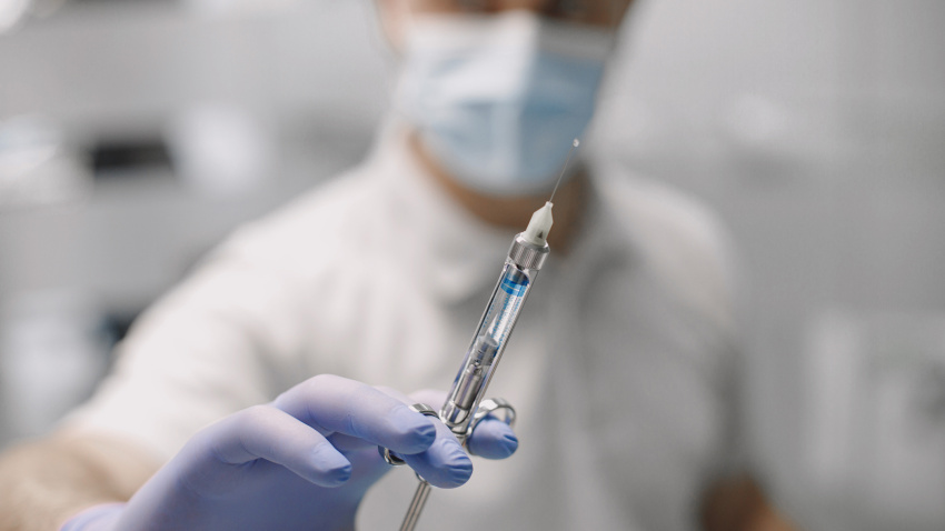 Aplicación de anestesia