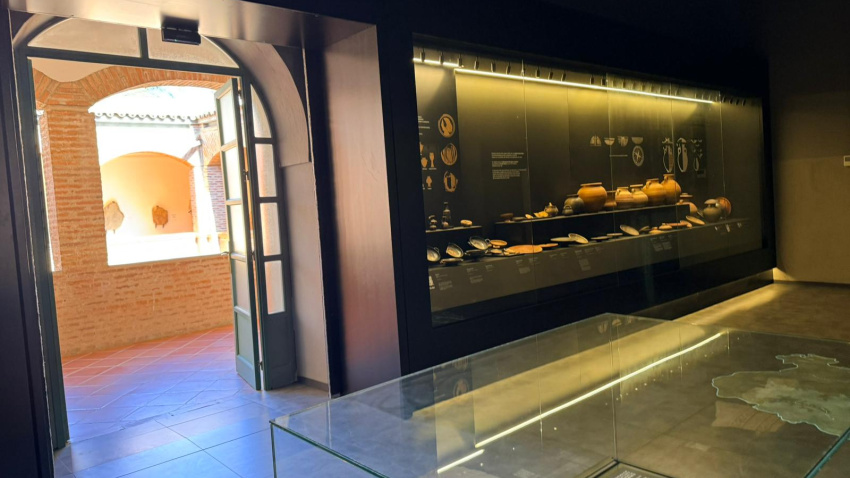 Sala dedicada al Turuñuelo, con puerta automática