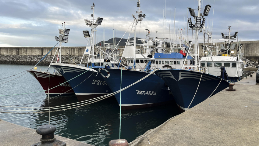 Barcos pesqueros en Laredo, Cantabria