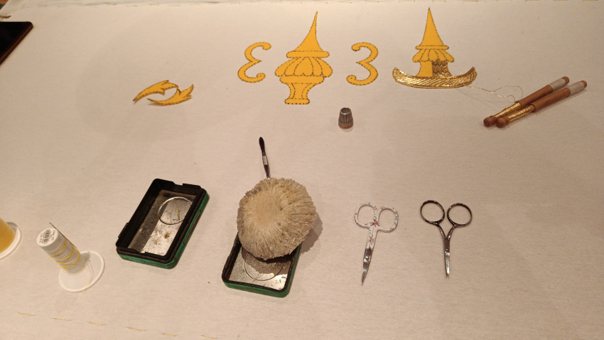 Mesa de trabajo del bordador Pedro Fernández