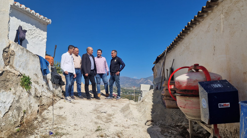 Salobreña acelera su puesta a punto para la Semana Santa con mejoras en playas y accesos