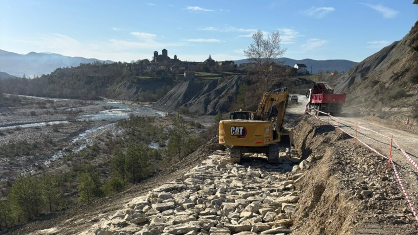 Carretera acceso Acumuer