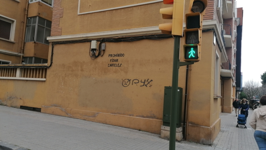 Las pintadas se encuentran por distintas zonas de la ciudad