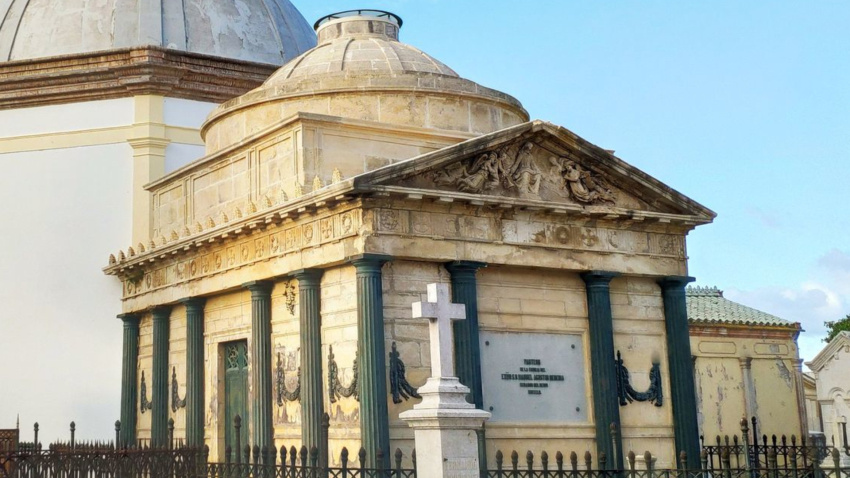 Panteón de los Heredia