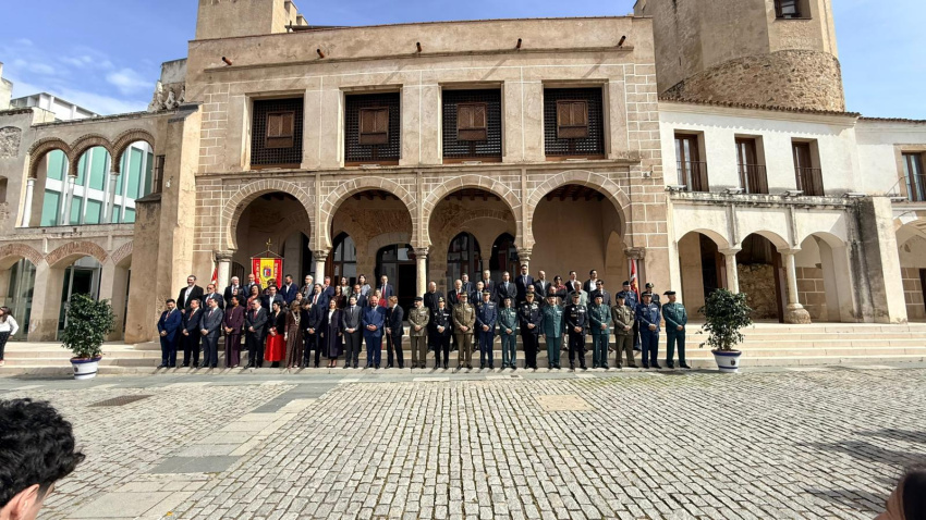 Autoridades en la Plaza Alta