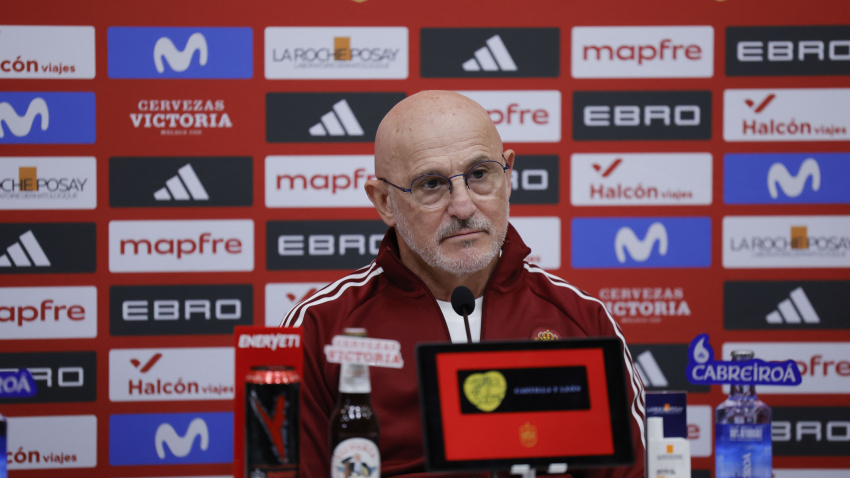 Luis de la Fuente, seleccionador español de fútbol, explica su lista en rueda de prensa.