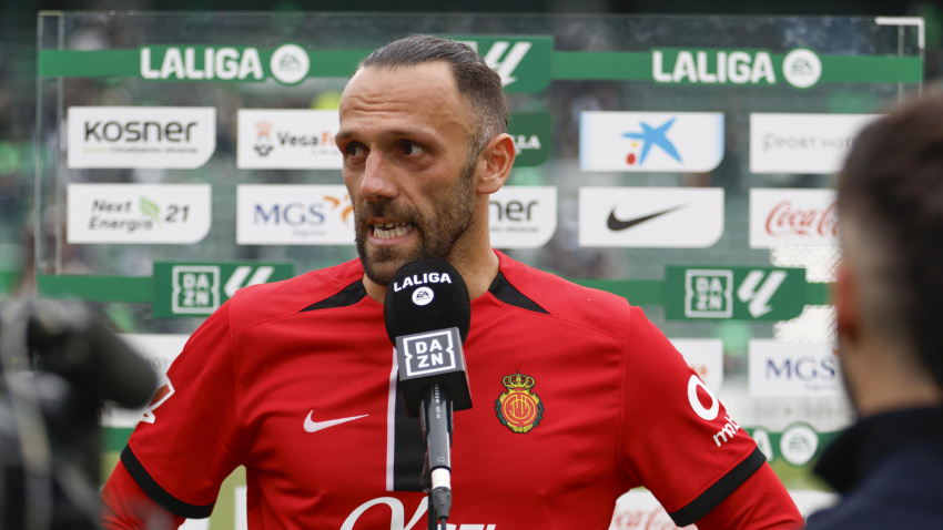 Muriqi atiende a DAZN tras el final del Elche - Mallorca, donde falló un penalti en el minuto 90