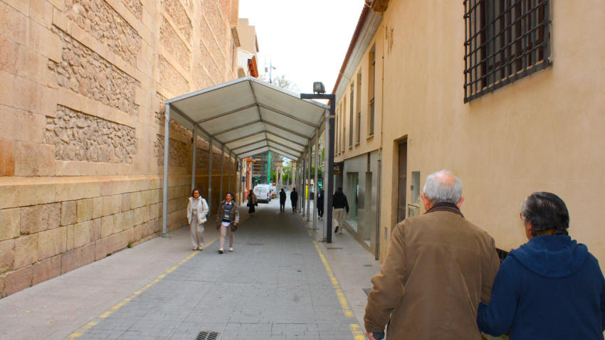 Carpa instalada en Lorca para la protección del patrimonio de las cofradías de Semana Santa en caso de lluvia