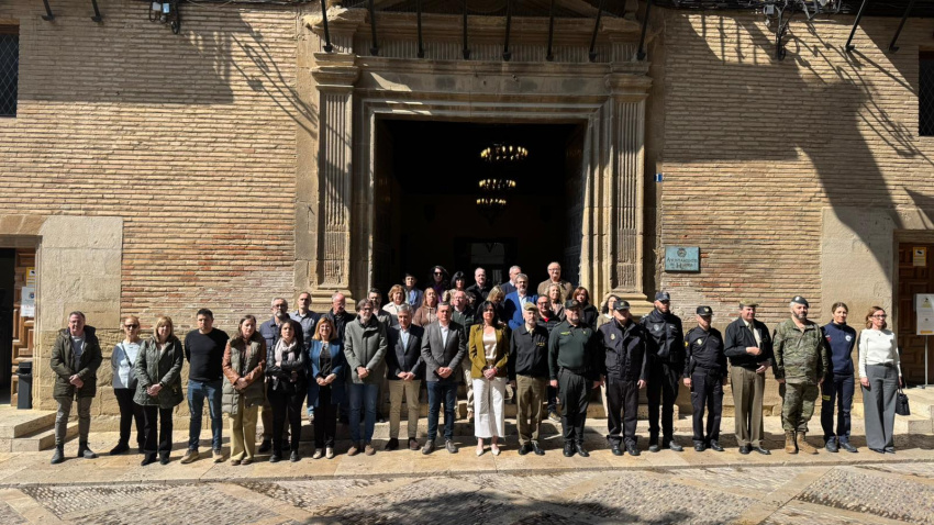 Minuto de Silencio a las puertas del Ayuntamiento de Huesca