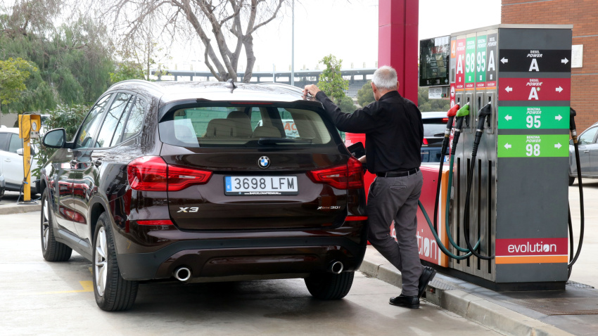 A pesar de esta notable rebaja inicial, el sector de las estaciones de servicio asegura que el descenso no ha terminado.