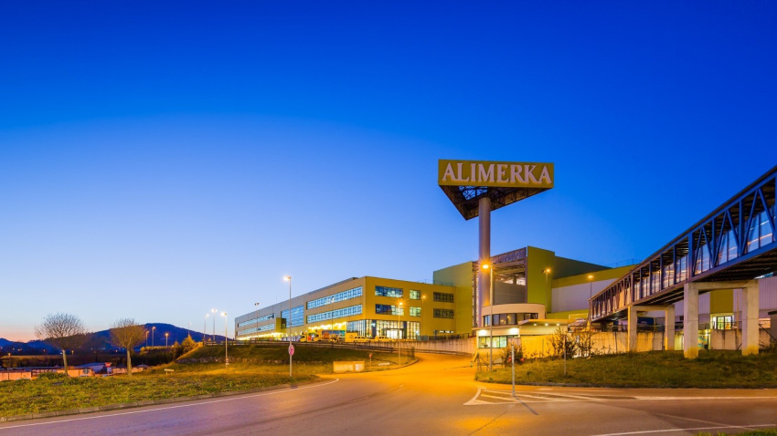 Oficinas de Alimerka, en Llanera (Asturias)