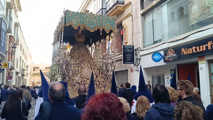 Paso de palio de la Amargura en calle Medina - Miércoles Santo 2025