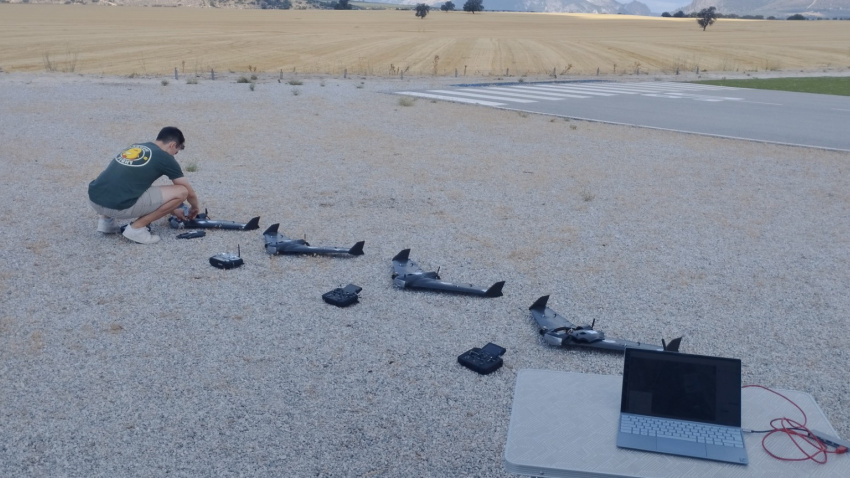 Un equipo de la UGR desarrolla un sistema que dota a los enjambres de drones de ‘conciencia’