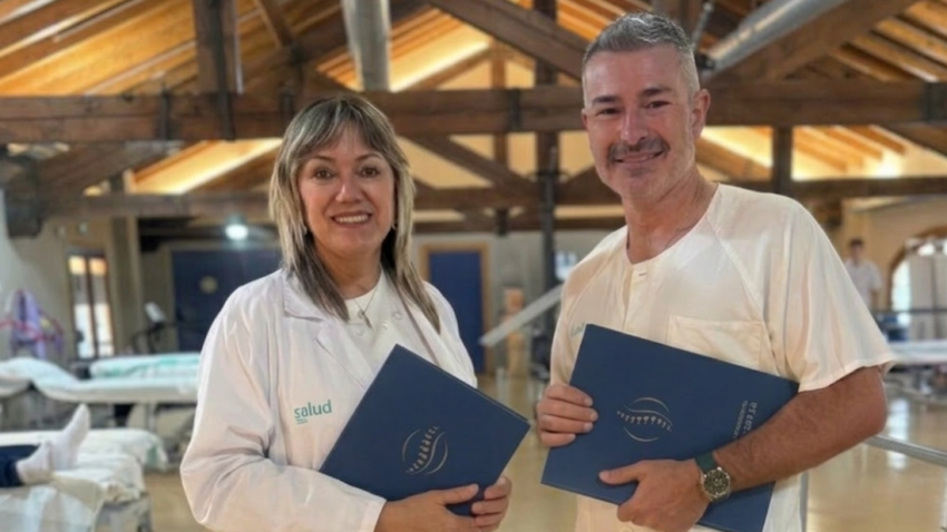 Amparo Santamaría, médica rehabilitadora, y Gorka Ortego, fisioterapeuta.