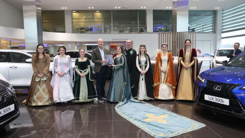 Lexus ha sido el coche oficial de la comitiva de Na Violant d´Hongria