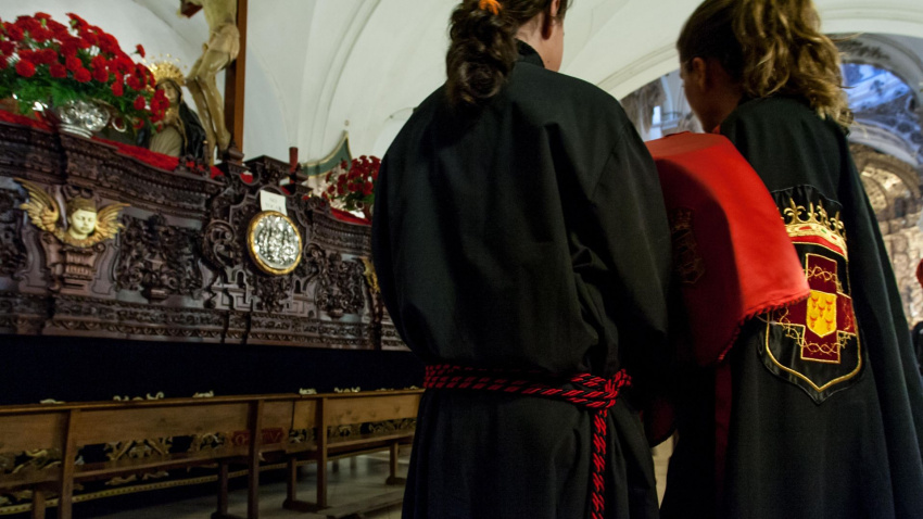 Hermanas de la Caridad de Córdoba en el interior de la iglesia