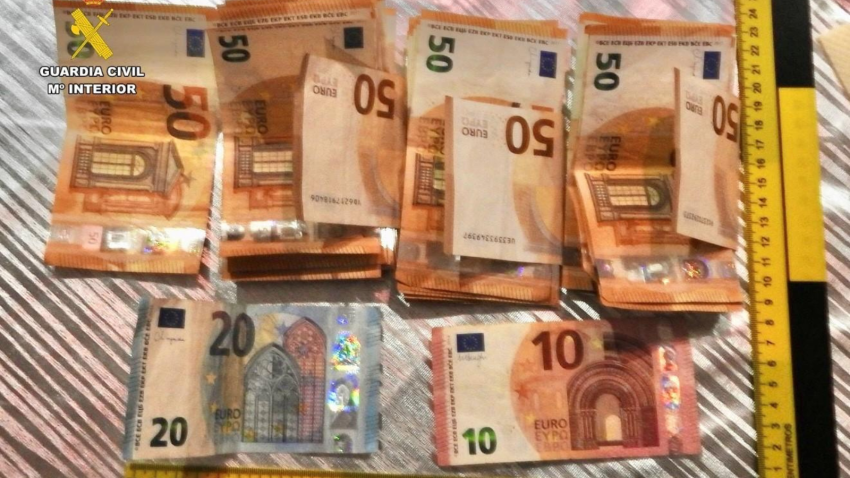 Dinero en efectivo hallado en los registros de dos viviendas en el sur de Madrid