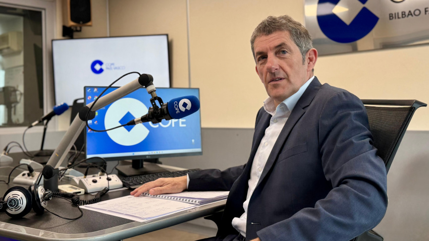 EL secretario general de Ascobi en los estudios de Cope Bilbao