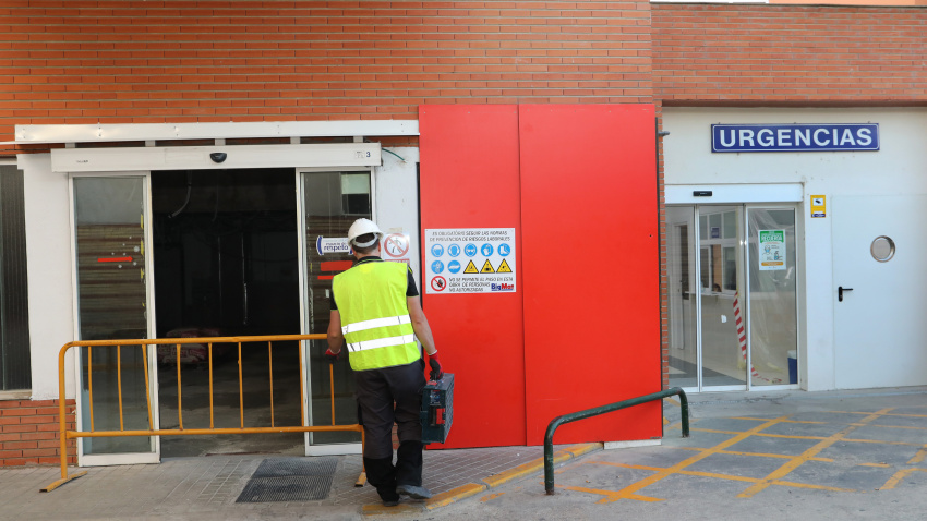 En la imagen, intervención en lo que era la sala de espera de Urgencias del Hospital Universitario Río Carrión