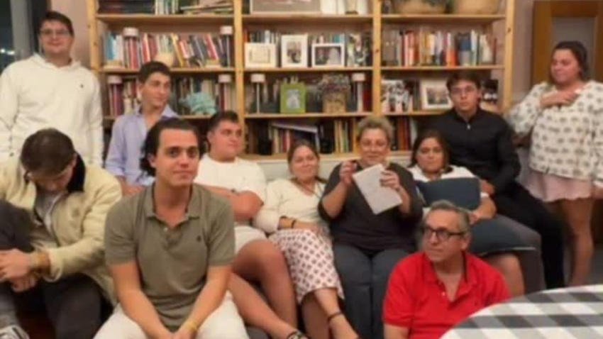 Lourdes Álvarez, con su familia