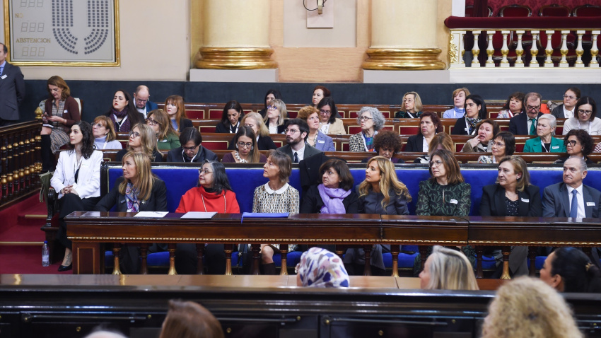 La ministra presidenta de la Suprema Corte de Justicia de la Nación de México, Norma Piña,  la presidenta del Tribunal Supremo y del Consejo General del Poder Judicial, Isabel Perelló, y la presidenta del Consejo de Estado, Carmen Calvo, acompañadas por el decano y la vicedecana del ICAM, Eugenio Ribón e Isabel Winkels, durante la celebración de la XII Cumbre de Mujeres Juristas "Igualdad y Derechos Humanos: un reto común’’, en el Senado, a 6 de marzo de 2025, en Madrid