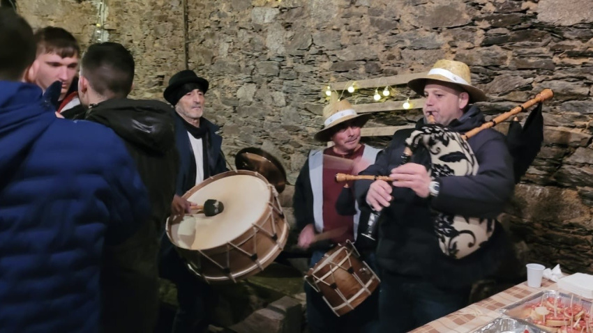 La tradición y la música forma parte del día