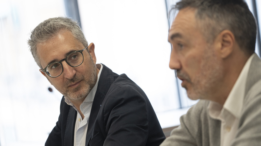 (Foto de ARCHIVO)El portavoz adjunto del grupo socialista, Arcadi España (i) y el director general de Coordinación de la Acción de Gobierno de laGeneralitat Valenciana, José Ángel Poyatos (d), durante una reunión en la sede del PSPV-PSOE, a 20 de octubre de 2023, en València, Comunidad Valenciana (España). Durante la reunión se han tratado temas relacionados con los fondos europeos.Jorge Gil / Europa Press20 OCTUBRE 2023;REUNIÓN;PSPV;PSOE;FONDOS;UE;EU;EUROPA;EUROPEO20/10/2023