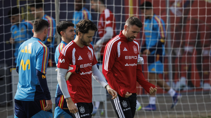 Remiro y Unai Simón durante un entrenamiento de la selección española