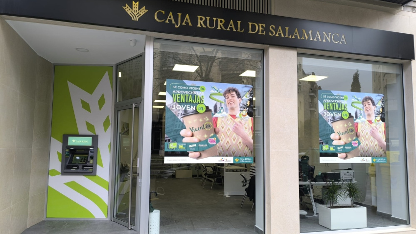 Oficina de Caja Rural en Plaza de la Fuente, 17