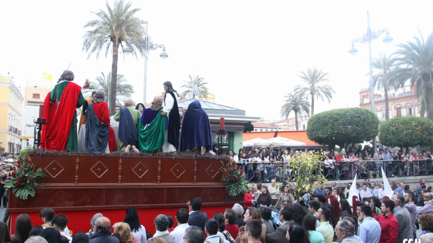 El Domingo de Ramos llena Mérida de fervor con la Sagrada Cena y 'La Burrita'