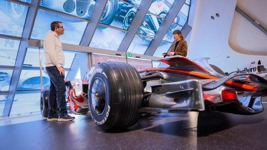 Exposición Mercedes-Benz en Mobility City.