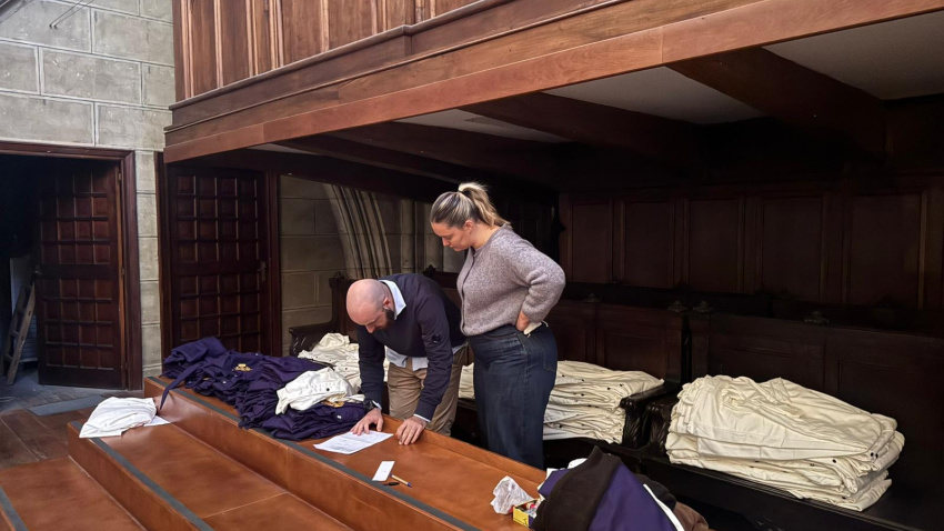 Los hábitos de la Procesión de Viernes Santo están preparados