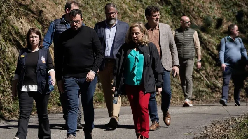 Adrián Barbón en la zona donde se produjo la explosión en la mina de Cerredo