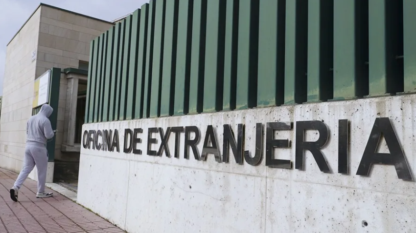 Las oficinas de extranjería se verán "colapsadas" ante las cientos de citas previas solicitadas