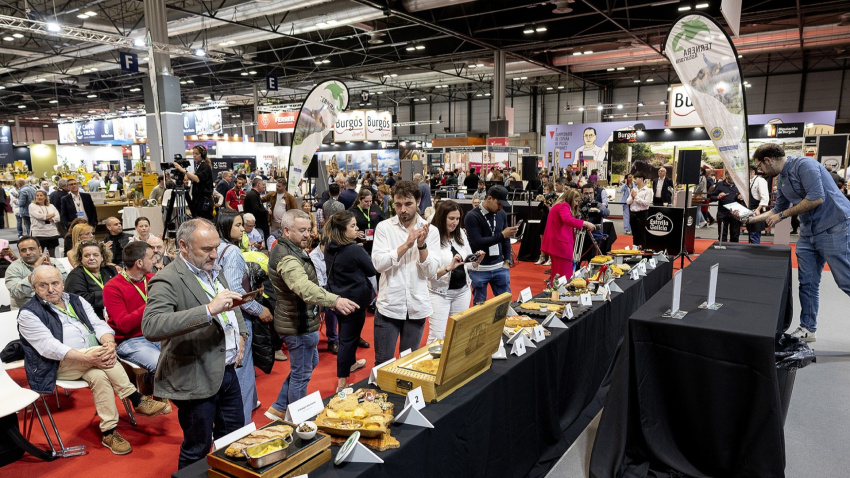 Final del Concurso Nacional 'En Busca del Mejor Cachopo elaborado con Ternera Asturiana' en el Salón Gourmets 2025