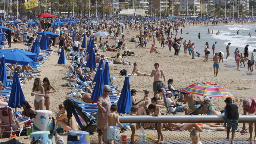 Gran afluencia de turistas durante esta Semana Santa en Benidorm