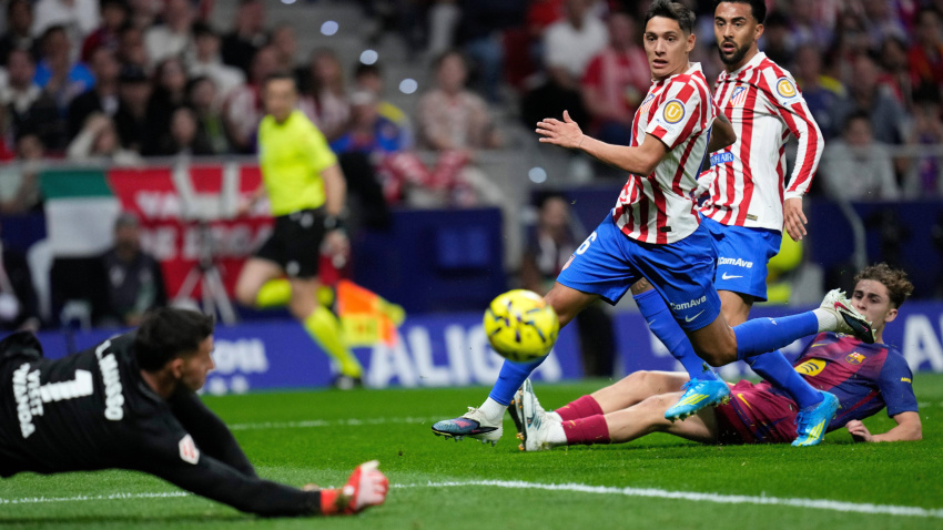 Ocasión de Fermín, durante el Atlético-Barcelona