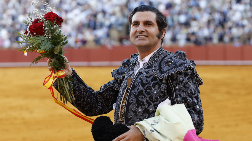 Morante de la Puebla corta dos orejas en La Maestranza el Domingo de Resurrección