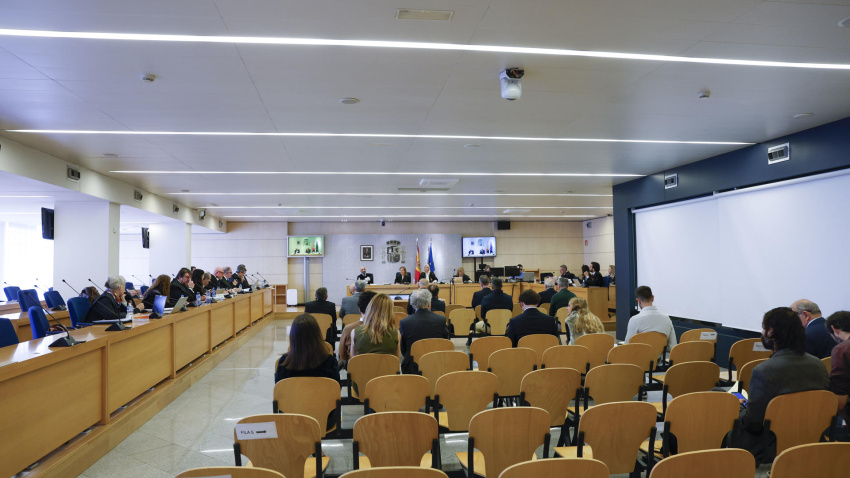 La cúpula de Interior con el Gobierno del PP de Mariano Rajoy se sienta ya este lunes en el banquillo de la Audiencia Nacional por el caso Kitchen, relativo al espionaje al extesorero Luis Bárcenas, con el exministro Jorge Fernández Díaz y su secretario de Estado de Seguridad, Francisco Martínez, entre los principales acusados