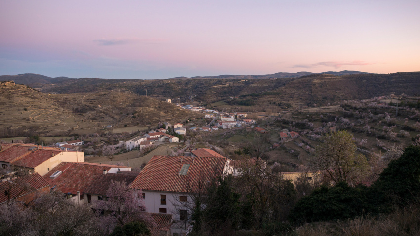 Las murallas de Morella en Els Ports durante la puesta de sol.
