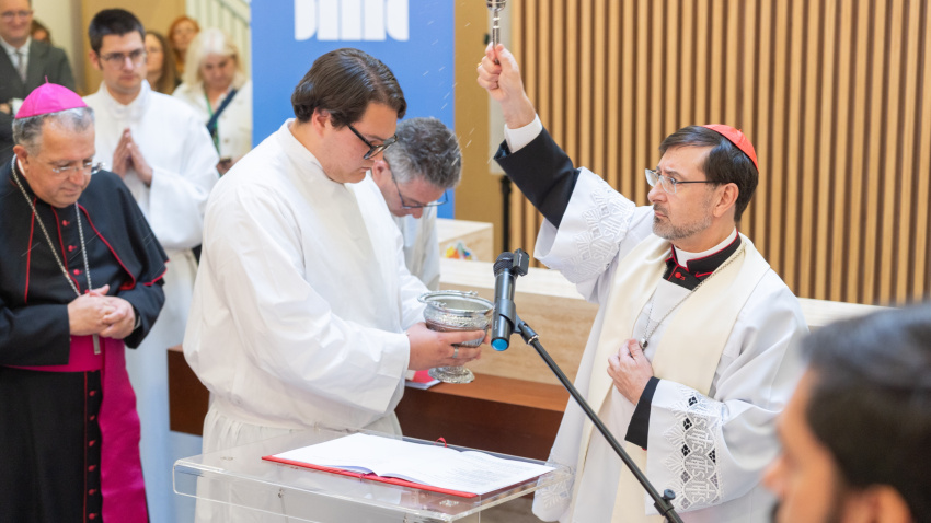 Bendición de la nueva casa para sacerdotes en Getafe