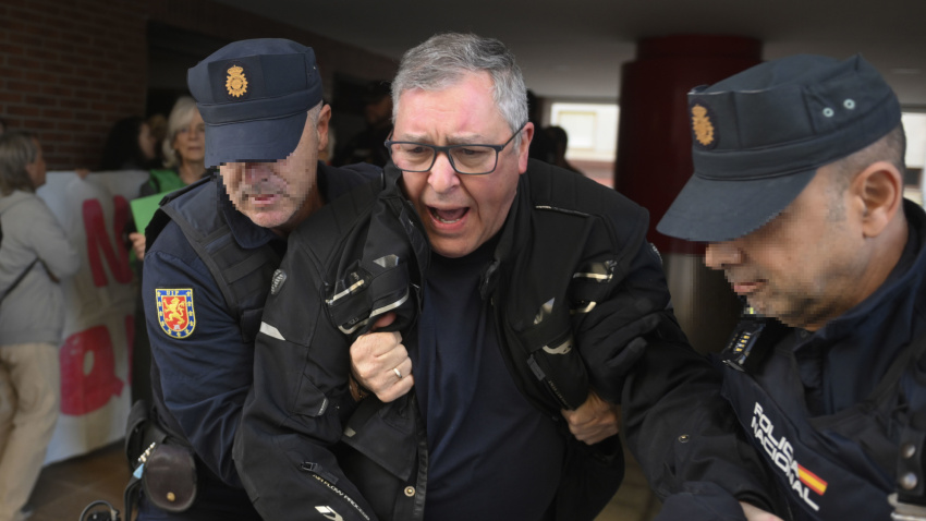 Momentos de tensión durante el desahucio