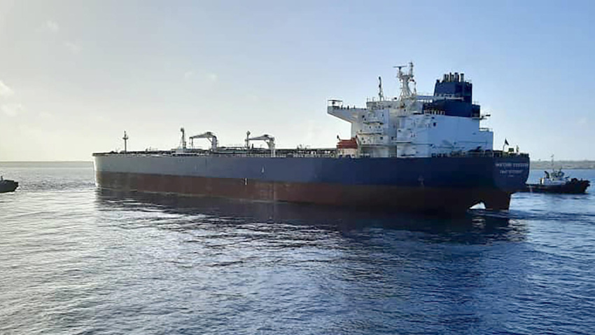 Fotografía tomada de la cuenta oficial en X de Unión Cuba-Petróleo @Cubapetroleo1 que muestra el buque petrolero ruso Anatoli Kolodkin