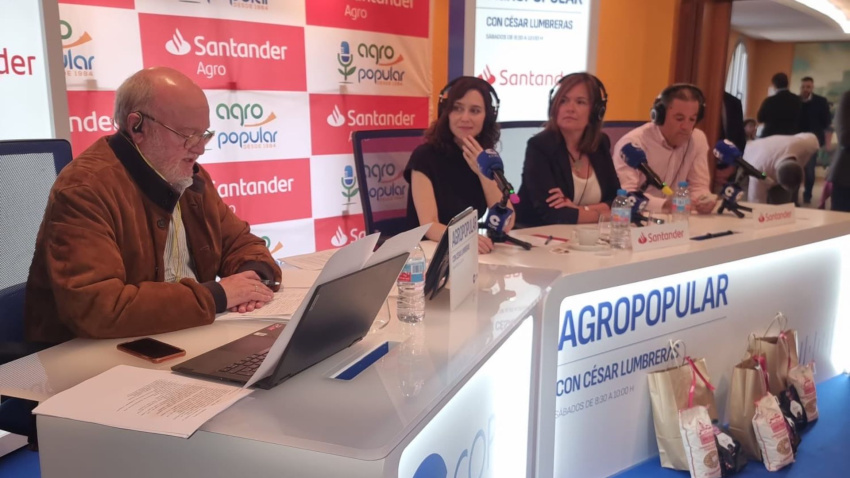 César Lumbreras, con la presidenta de la Comunidad de Madrid, Isabel Díaz Ayuso