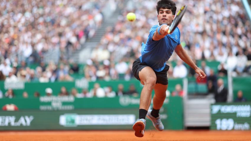 Carlos Alcaraz defenderá título en Montecarlo contra Jannik Sinner.