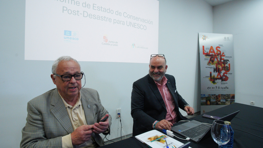 El consejero de Cultura, Turismo y Deporte, Gonzalo Santonja, presenta el informe sobre el estado de conservación de la zona arqueológica de Las Médulas