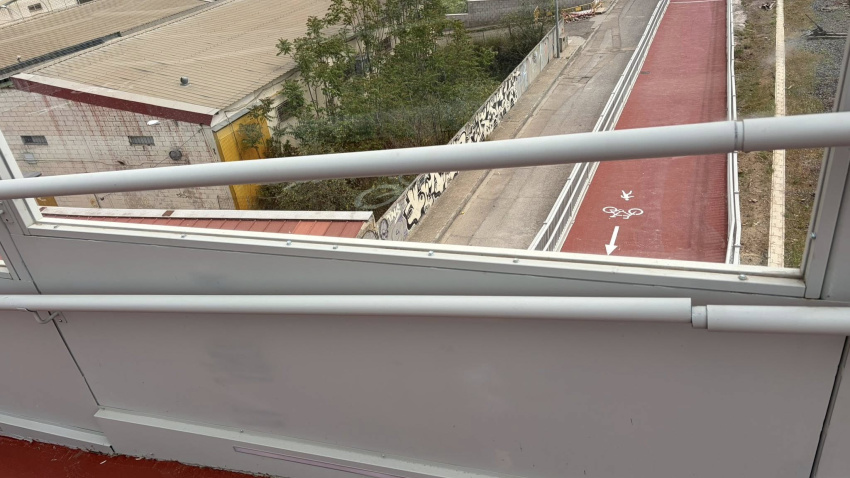 Denuncian graves deficiencias en la nueva pasarela de Mérida a menos de un mes de su inauguración